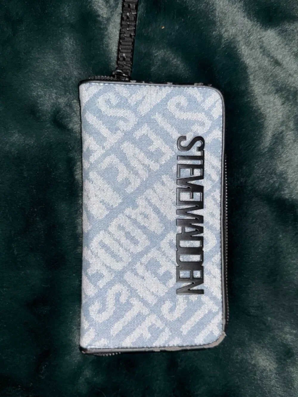 Steve Madden Blue & White Monogram Zip Around WalletSteve Madden Blue & White Mo